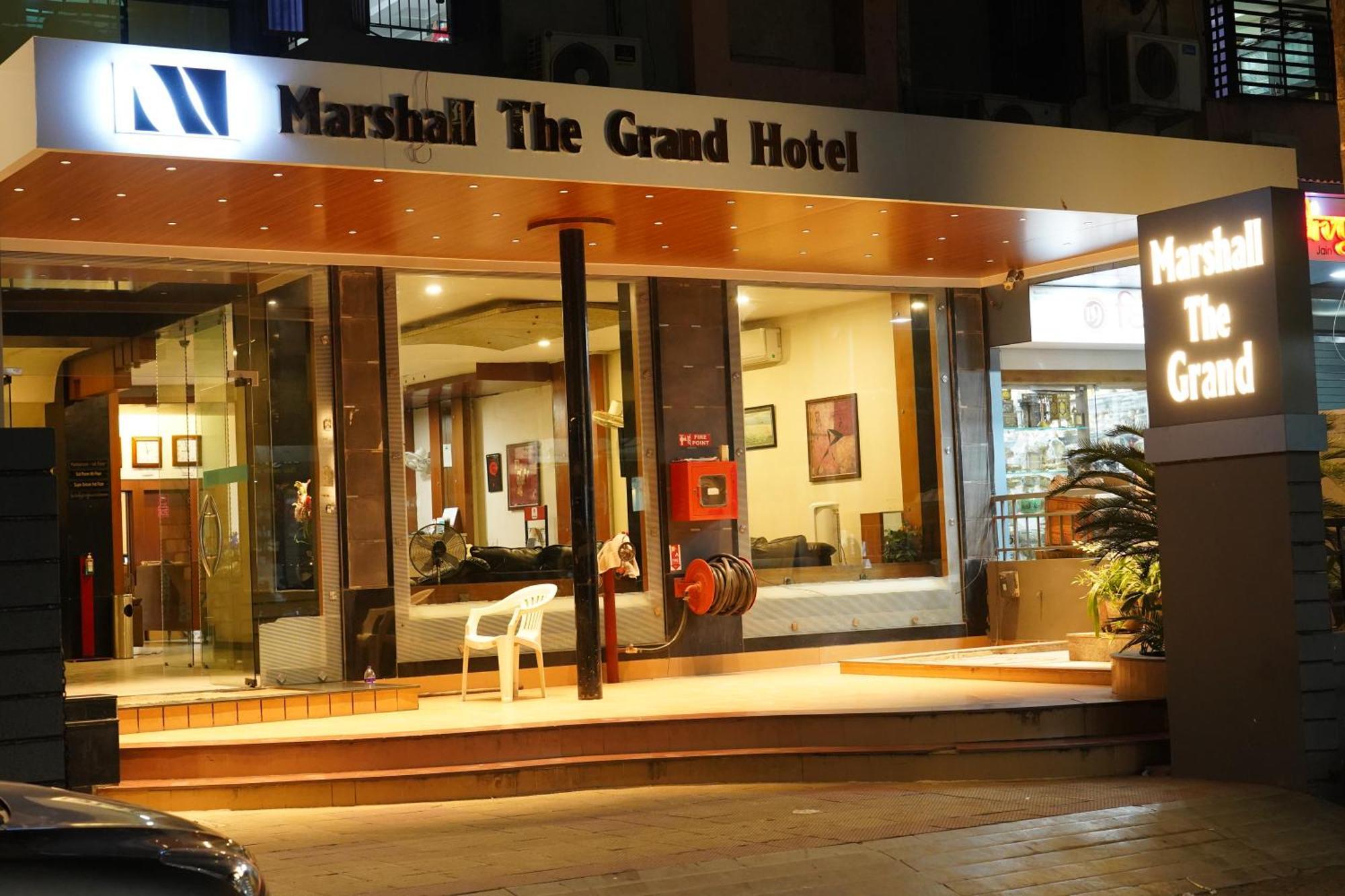 Marshall The Grand Hotel 阿穆达巴 外观 照片