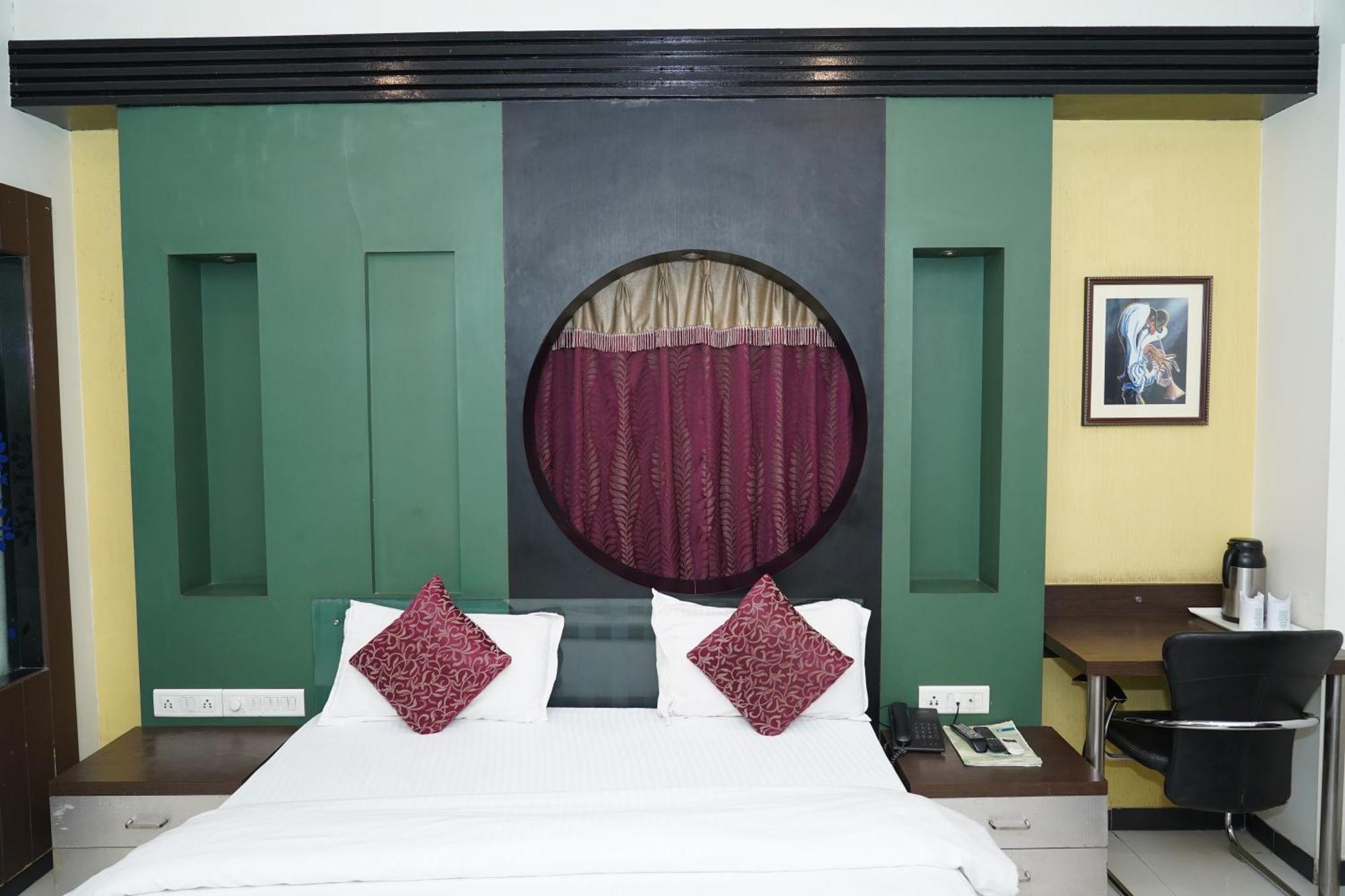 Marshall The Grand Hotel 阿穆达巴 外观 照片