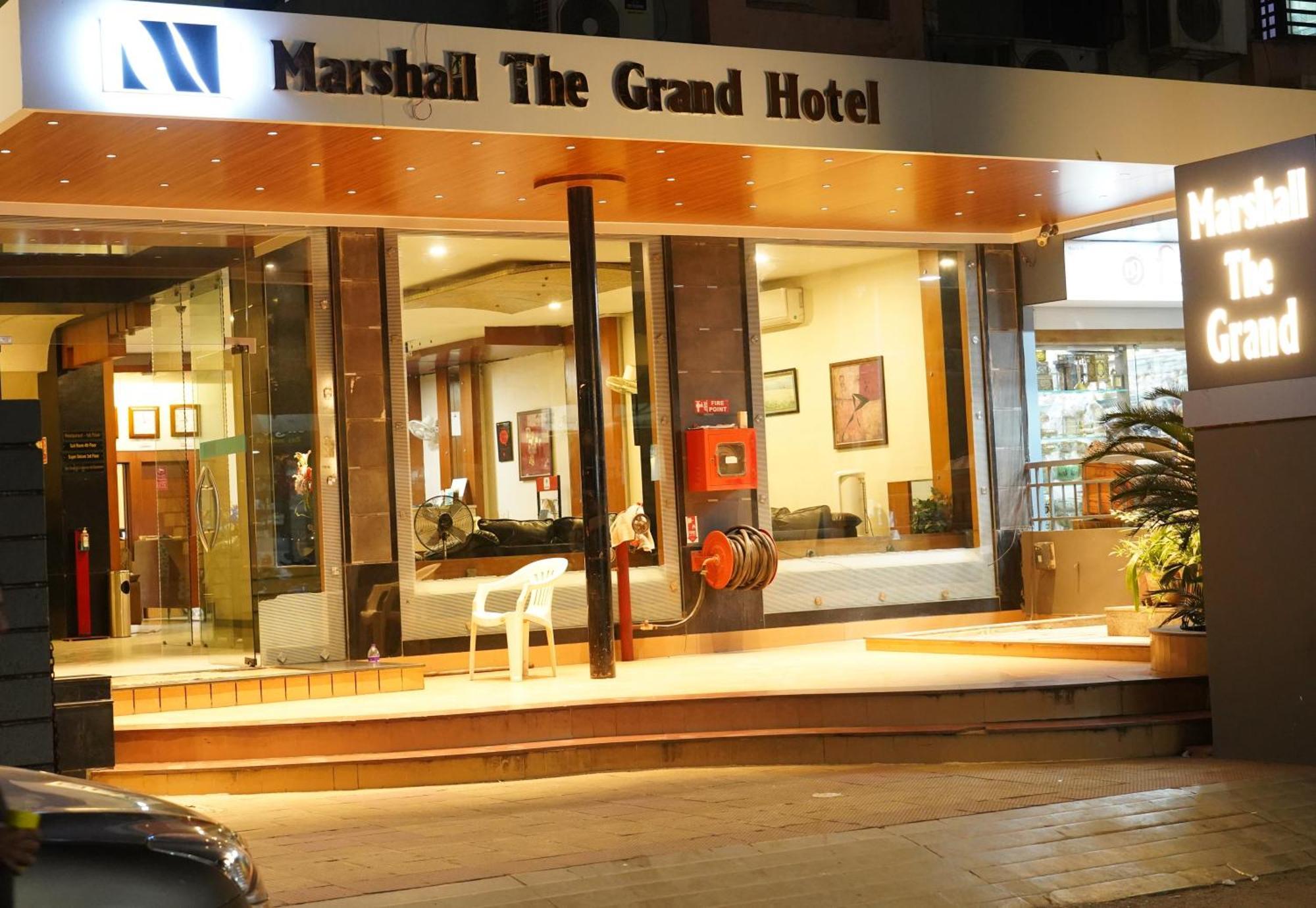 Marshall The Grand Hotel 阿穆达巴 外观 照片